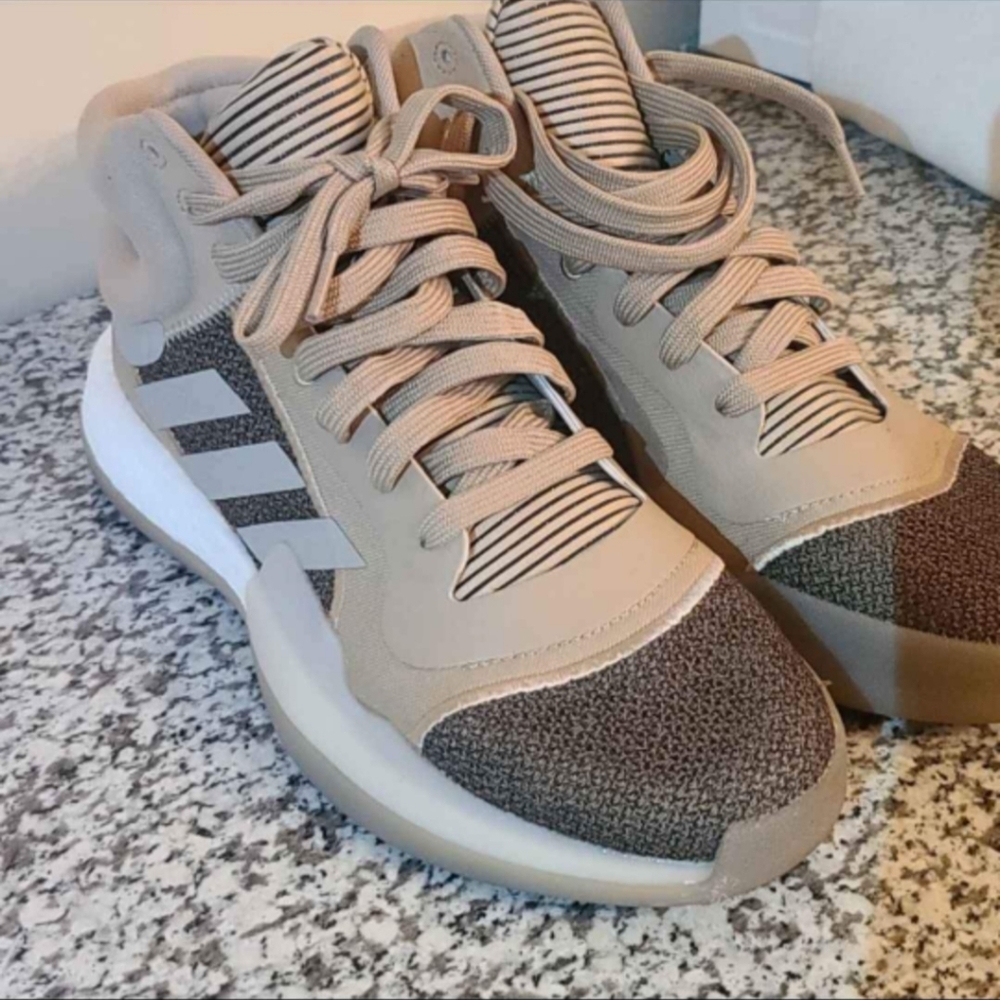 Adidas Marquee Boost Trace Khaki Men's Basketball Sneaker Tan Brown Gold Size 10